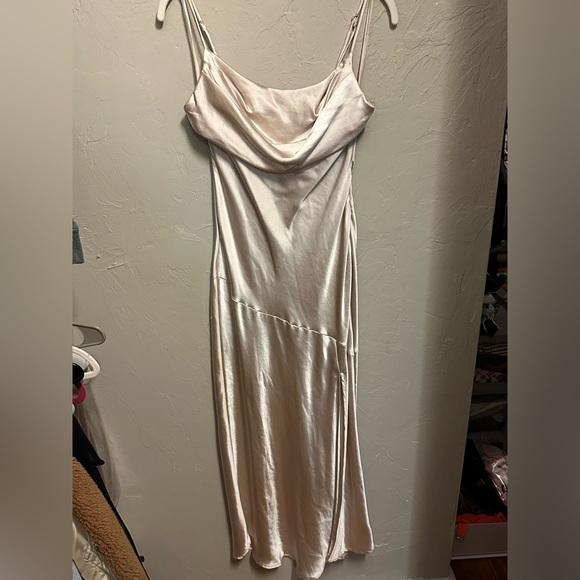 Selfie Leslie Well Versed Pleated Bust Front Split Dress - Champagne, medium - Picture 4 of 13